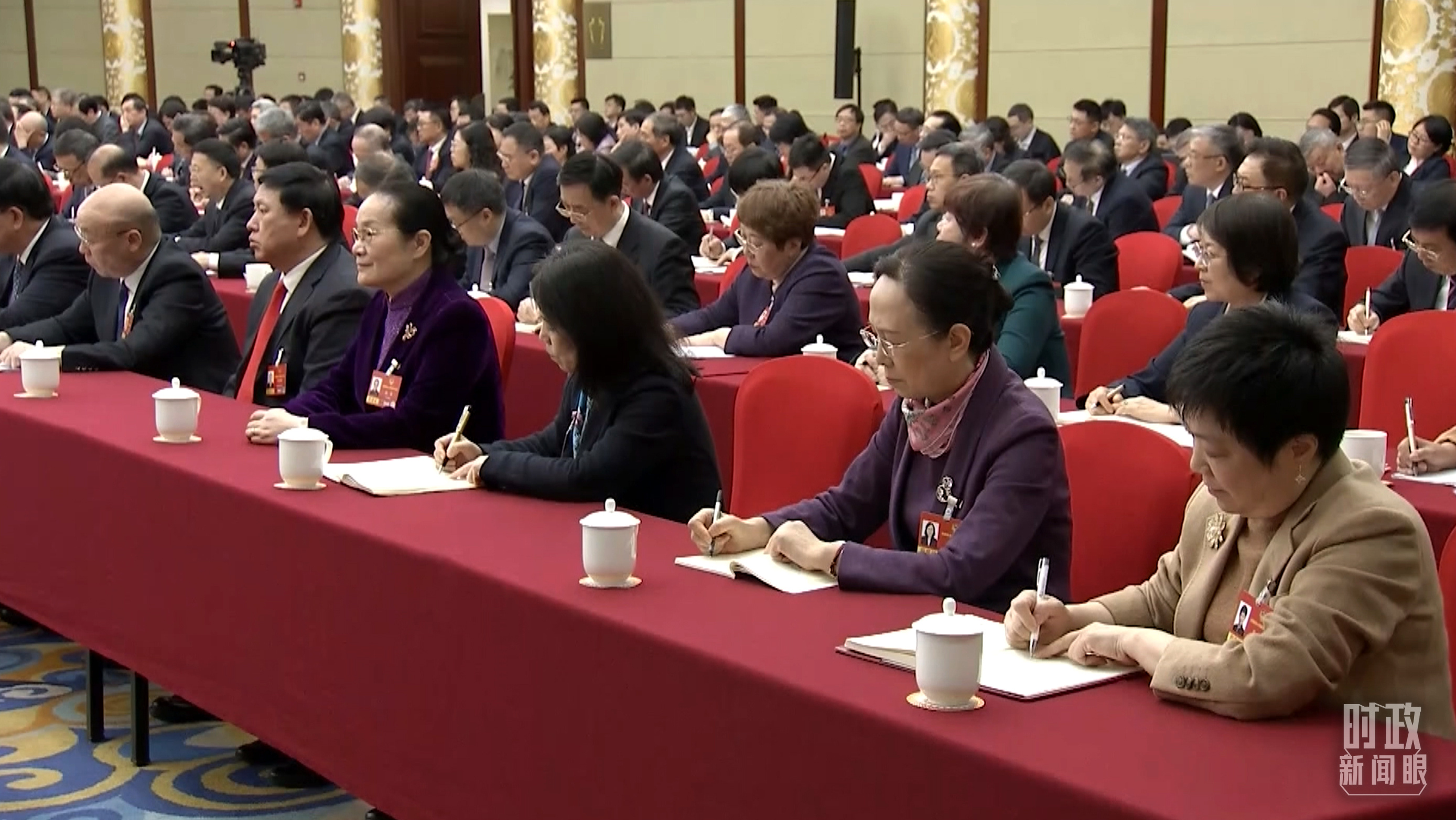 △當(dāng)天的政協(xié)聯(lián)組會現(xiàn)場。