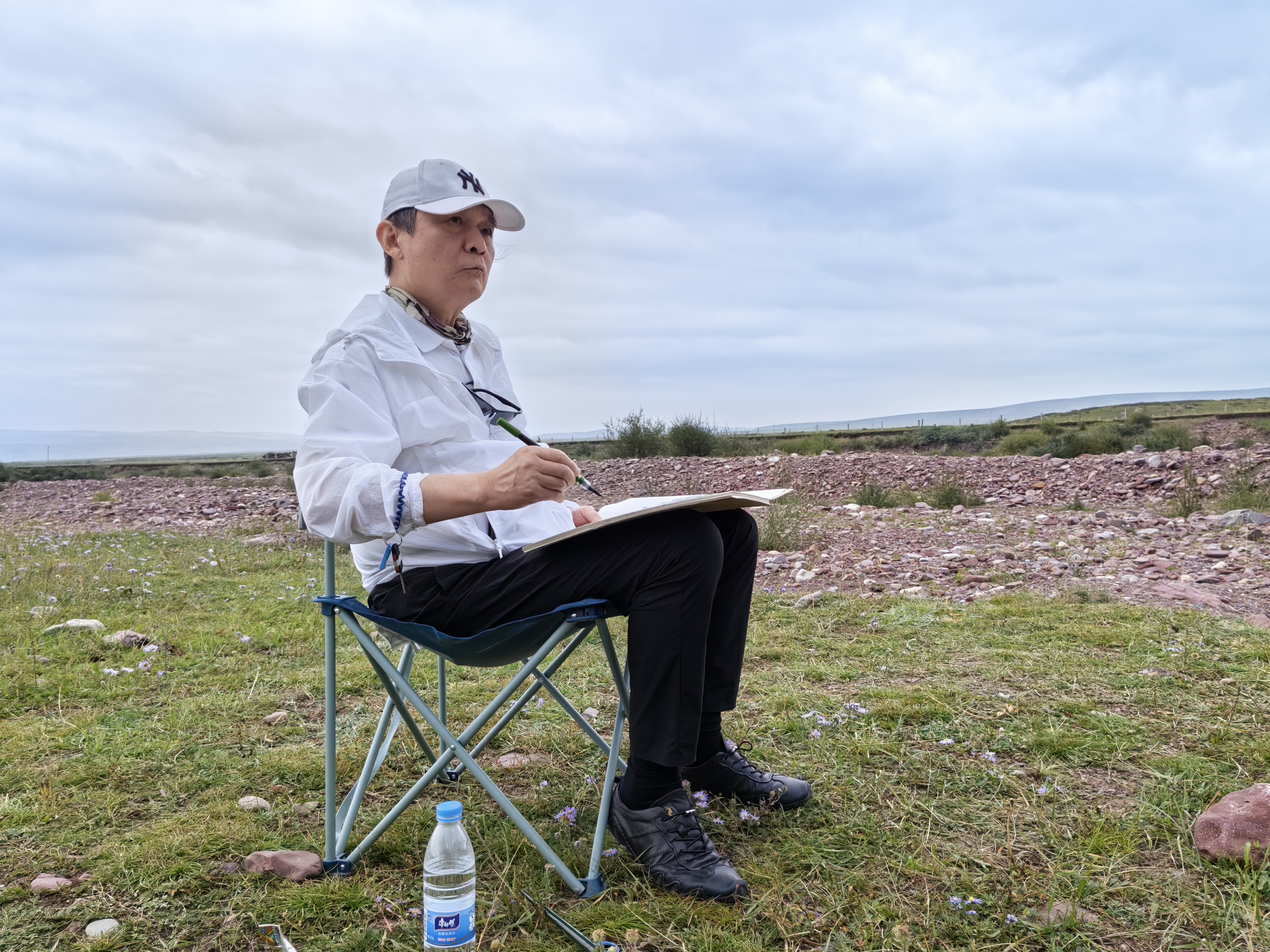 郭線廬在甘肅武威采風(fēng)寫生